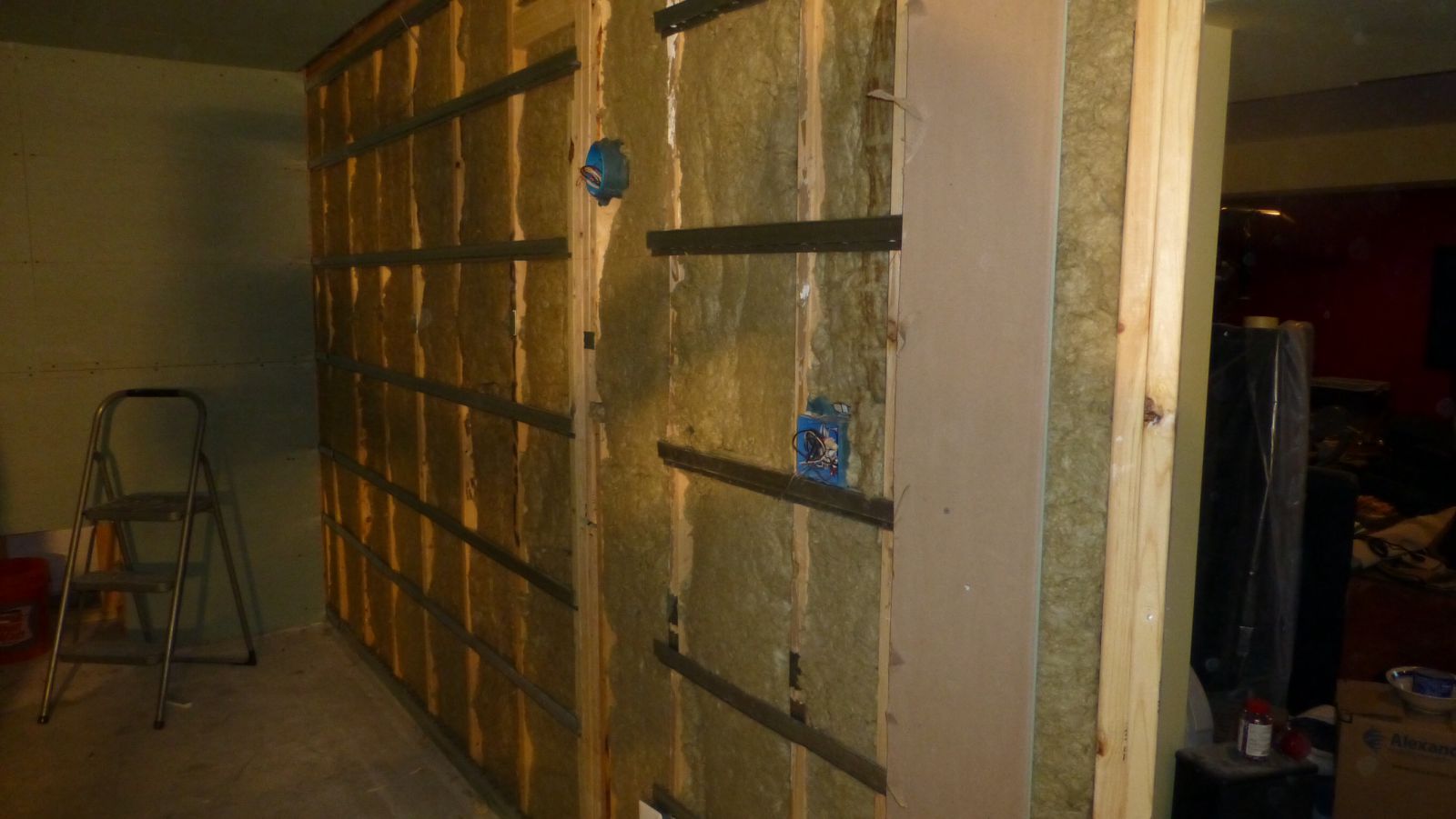 R1- Side wall with resilient channel and safe n sound insulation