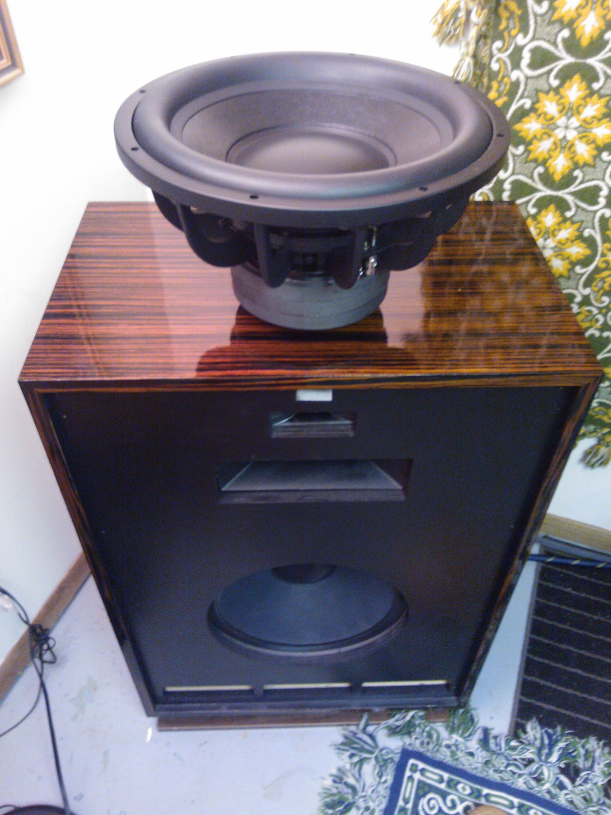 definitive technology 18 inch subwoofer